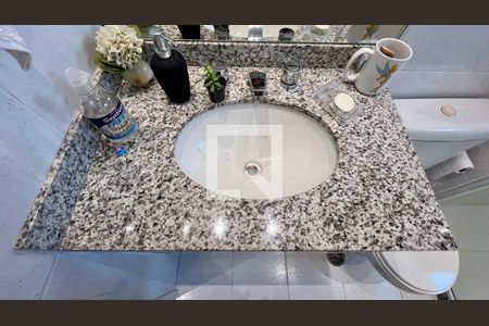 Apartamento para alugar com 235m², 2 quartos e 3 vagas Apartamento para alugar com 235m², 2 quartos e 3 vagasBanheiro da Suíte 1