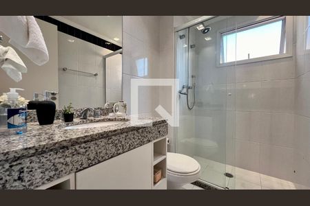 Apartamento para alugar com 235m², 2 quartos e 3 vagas Apartamento para alugar com 235m², 2 quartos e 3 vagasBanheiro da Suíte 1