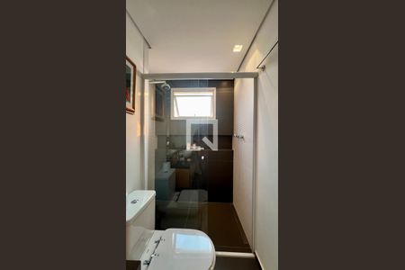 Apartamento para alugar com 235m², 2 quartos e 3 vagas Apartamento para alugar com 235m², 2 quartos e 3 vagasBanheiro da Suíte 2