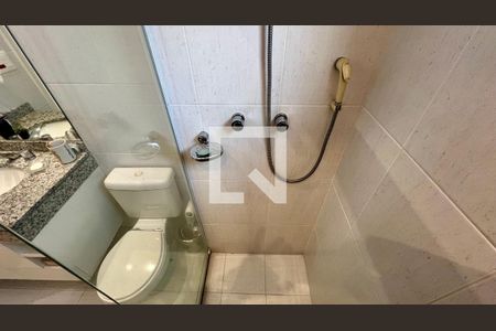 Apartamento para alugar com 235m², 2 quartos e 3 vagas Apartamento para alugar com 235m², 2 quartos e 3 vagasBanheiro da Suíte 1