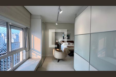 Apartamento para alugar com 235m², 2 quartos e 3 vagas Apartamento para alugar com 235m², 2 quartos e 3 vagasCloset da suíte 2