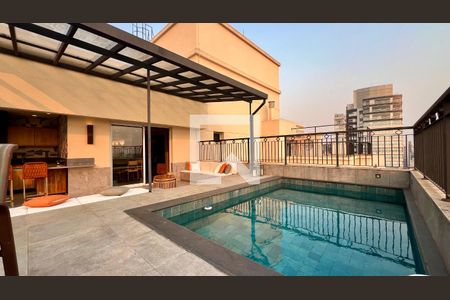 Apartamento para alugar com 235m², 2 quartos e 3 vagas Apartamento para alugar com 235m², 2 quartos e 3 vagasPiscina da cobertura