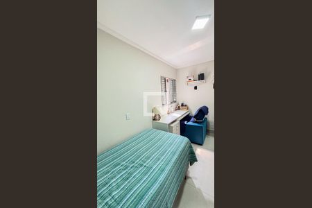 Casa à venda com 80m², 2 quartos e 4 vagas Casa à venda com 80m², 2 quartos e 4 vagasQuarto