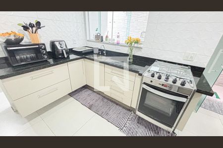 Casa à venda com 80m², 2 quartos e 4 vagas Casa à venda com 80m², 2 quartos e 4 vagasCozinha