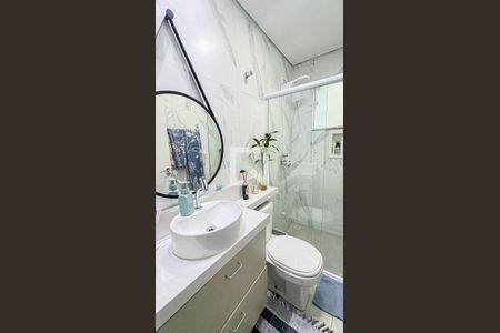 Casa à venda com 80m², 2 quartos e 4 vagas Casa à venda com 80m², 2 quartos e 4 vagasBanheiro da Suíte