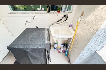 Casa à venda com 80m², 2 quartos e 4 vagas Casa à venda com 80m², 2 quartos e 4 vagasÁrea de Serviço