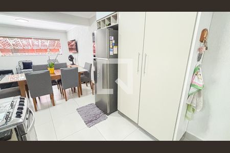 Casa à venda com 80m², 2 quartos e 4 vagas Casa à venda com 80m², 2 quartos e 4 vagasCozinha