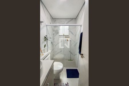 Casa à venda com 80m², 2 quartos e 4 vagas Casa à venda com 80m², 2 quartos e 4 vagasBanheiro