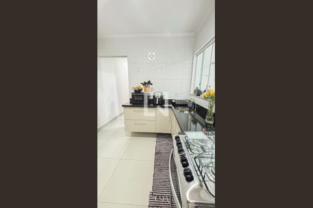 Casa à venda com 80m², 2 quartos e 4 vagas Casa à venda com 80m², 2 quartos e 4 vagasCozinha