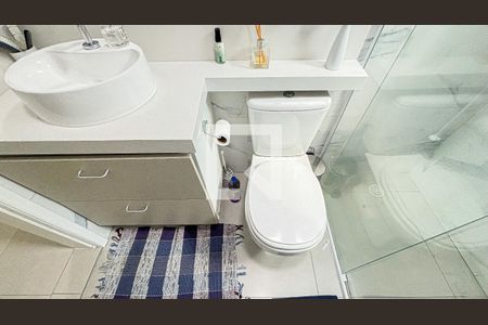 Casa à venda com 80m², 2 quartos e 4 vagas Casa à venda com 80m², 2 quartos e 4 vagasBanheiro