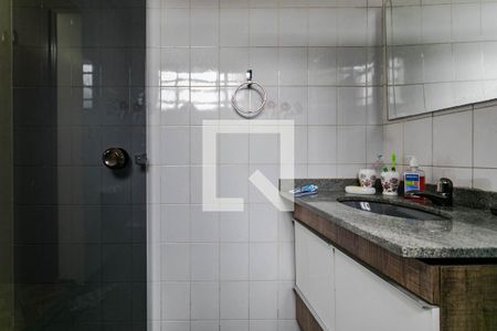 Casa para alugar com 100m², 2 quartos e 1 vagaBanheiro do Quarto 1 - Suíte