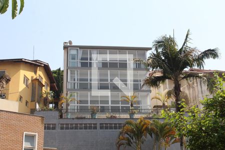 Casa de condomínio para alugar com 650m², 5 quartos e 4 vagasFachada