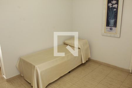 Casa de condomínio para alugar com 650m², 5 quartos e 4 vagasEscritório