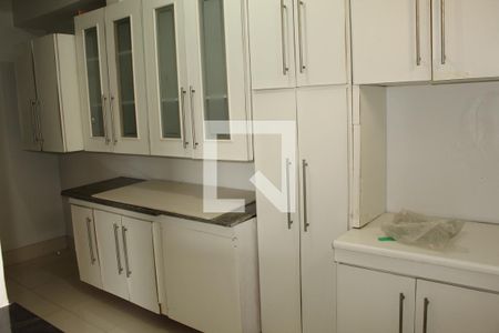 Casa de condomínio para alugar com 650m², 5 quartos e 4 vagasCozinha 2