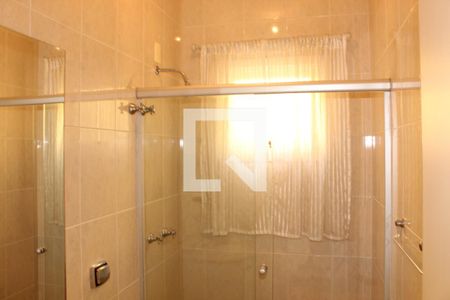 Casa de condomínio para alugar com 650m², 5 quartos e 4 vagasBanheiro Social