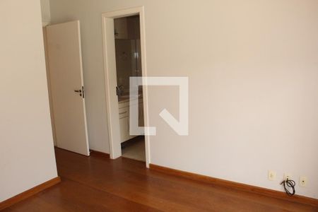 Casa de condomínio para alugar com 650m², 5 quartos e 4 vagasSuíte 2