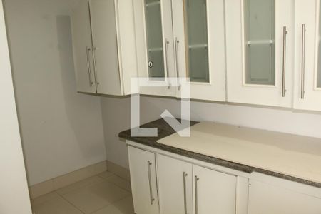 Casa de condomínio para alugar com 650m², 5 quartos e 4 vagasCozinha 2