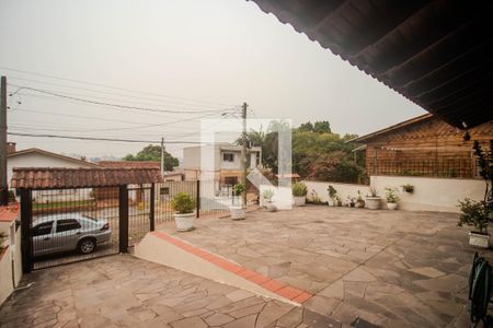 Casa à venda com 234m², 3 quartos e 2 vagas Casa à venda com 234m², 3 quartos e 2 vagasPátio