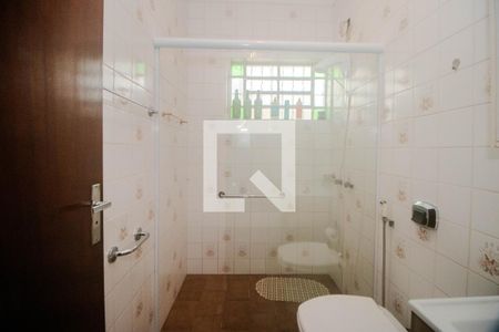 Casa à venda com 234m², 3 quartos e 2 vagas Casa à venda com 234m², 3 quartos e 2 vagasBanheiro Social