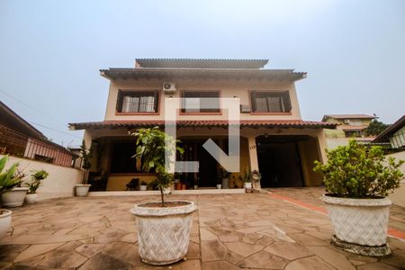 Casa à venda com 234m², 3 quartos e 2 vagas Casa à venda com 234m², 3 quartos e 2 vagasFachada