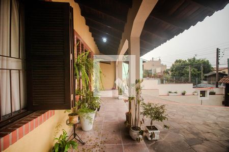 Casa à venda com 234m², 3 quartos e 2 vagas Casa à venda com 234m², 3 quartos e 2 vagasPátio