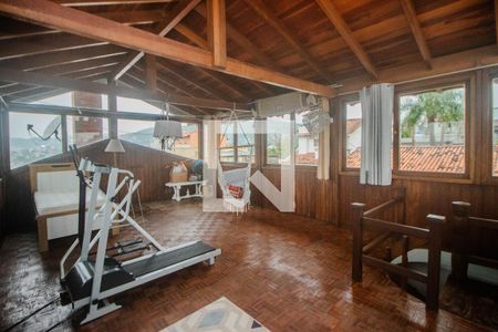 Casa à venda com 234m², 3 quartos e 2 vagas Casa à venda com 234m², 3 quartos e 2 vagasSótão