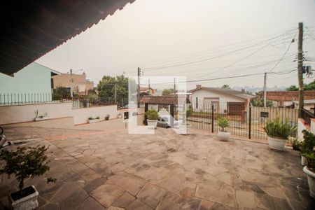 Casa à venda com 234m², 3 quartos e 2 vagas Casa à venda com 234m², 3 quartos e 2 vagasPátio