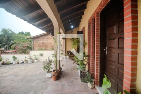 Casa à venda com 234m², 3 quartos e 2 vagas Casa à venda com 234m², 3 quartos e 2 vagasPátio