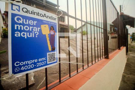 Casa à venda com 234m², 3 quartos e 2 vagas Casa à venda com 234m², 3 quartos e 2 vagasFachada