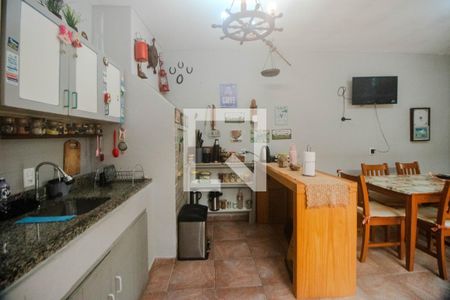 Casa à venda com 234m², 3 quartos e 2 vagas Casa à venda com 234m², 3 quartos e 2 vagasGaragem