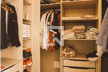 Casa à venda com 197m², 5 quartos e 4 vagasCloset da suíte