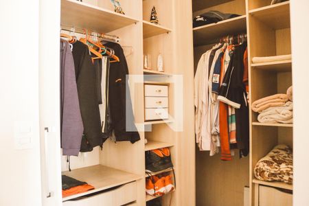 Casa à venda com 197m², 5 quartos e 4 vagasCloset da suíte
