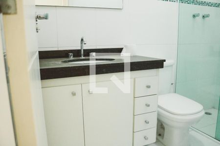 Casa à venda com 197m², 5 quartos e 4 vagasBanheiro da Suíte 2