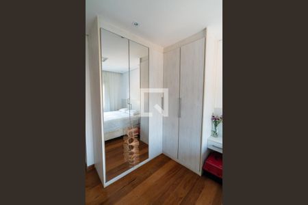 Casa à venda com 400m², 4 quartos e 4 vagasSuite 2 - Armário