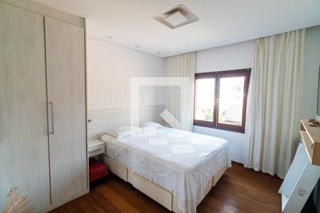 Casa à venda com 400m², 4 quartos e 4 vagasSuite 2