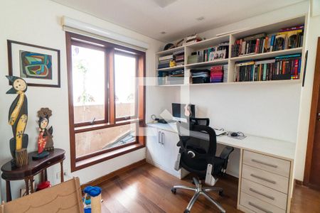 Casa à venda com 400m², 4 quartos e 4 vagasEscritório