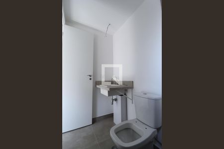 Apartamento à venda com 74m², 2 quartos e 2 vagasBanheiro da Suíte 1