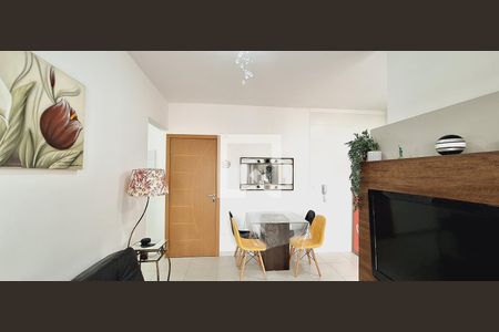 Sala de apartamento para alugar com 2 quartos, 55m² em Mirim, Praia Grande