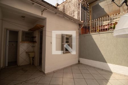 Quintal de casa para alugar com 2 quartos, 100m² em Vila Constança, São Paulo