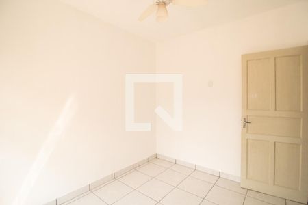 Quarto 2 de casa para alugar com 2 quartos, 100m² em Vila Constança, São Paulo