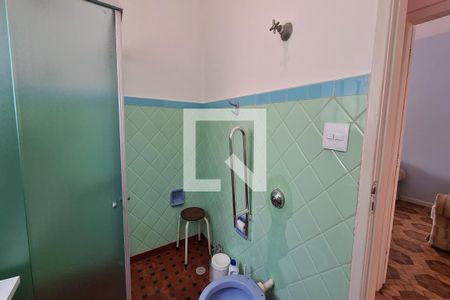 Casa à venda com 325m², 2 quartos e 6 vagasBanheiro 1