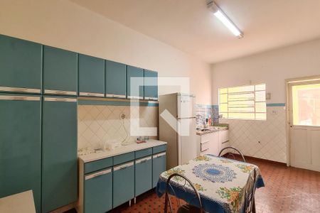 Casa à venda com 325m², 2 quartos e 6 vagasCozinha