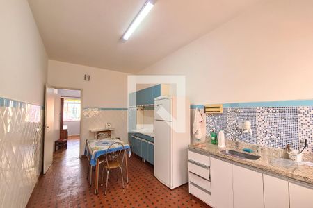 Casa à venda com 325m², 2 quartos e 6 vagasCozinha