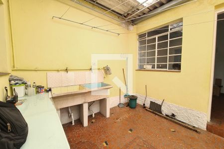 Casa à venda com 325m², 2 quartos e 6 vagasÁrea de Serviço