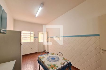 Casa à venda com 325m², 2 quartos e 6 vagasCozinha