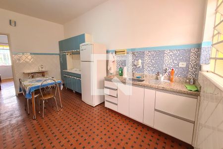 Casa à venda com 325m², 2 quartos e 6 vagasCozinha