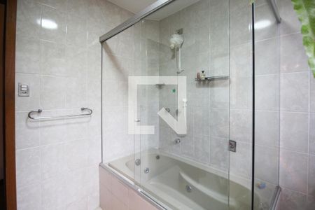 Casa à venda com 269m², 3 quartos e 3 vagasBanheiro