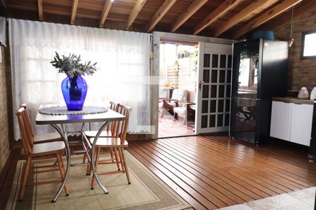 Casa à venda com 200m², 3 quartos e 3 vagasArea Gourmet