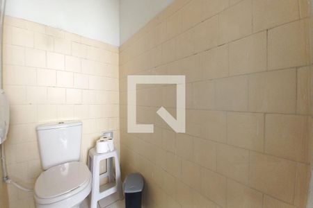 Casa à venda com 161m², 3 quartos e 3 vagas Casa à venda com 161m², 3 quartos e 3 vagasBanheiro Fundos