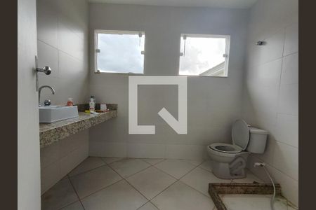 Banheiro da Suíte 1 de casa de condomínio à venda com 3 quartos, 250m² em Vargem Grande, Rio de Janeiro